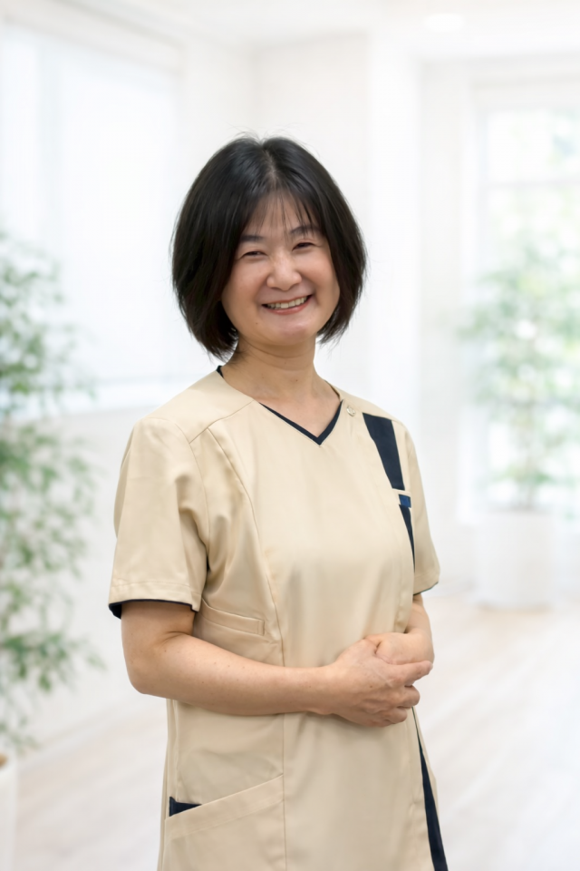 受付スタッフ:荒川 祐子